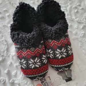 Muk Luks slipper booties